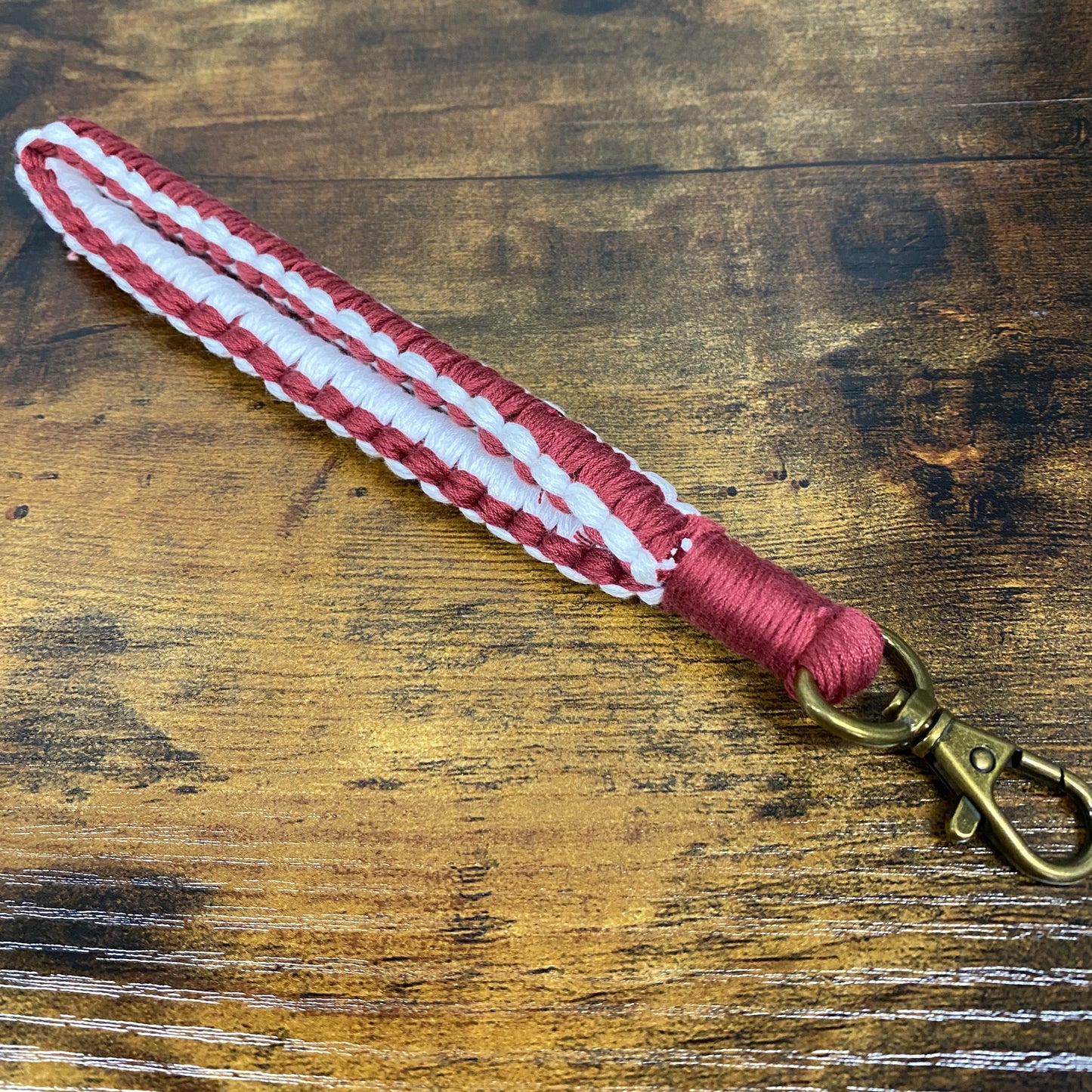 Keychain - Macrame Bracelet - White Side Stripe